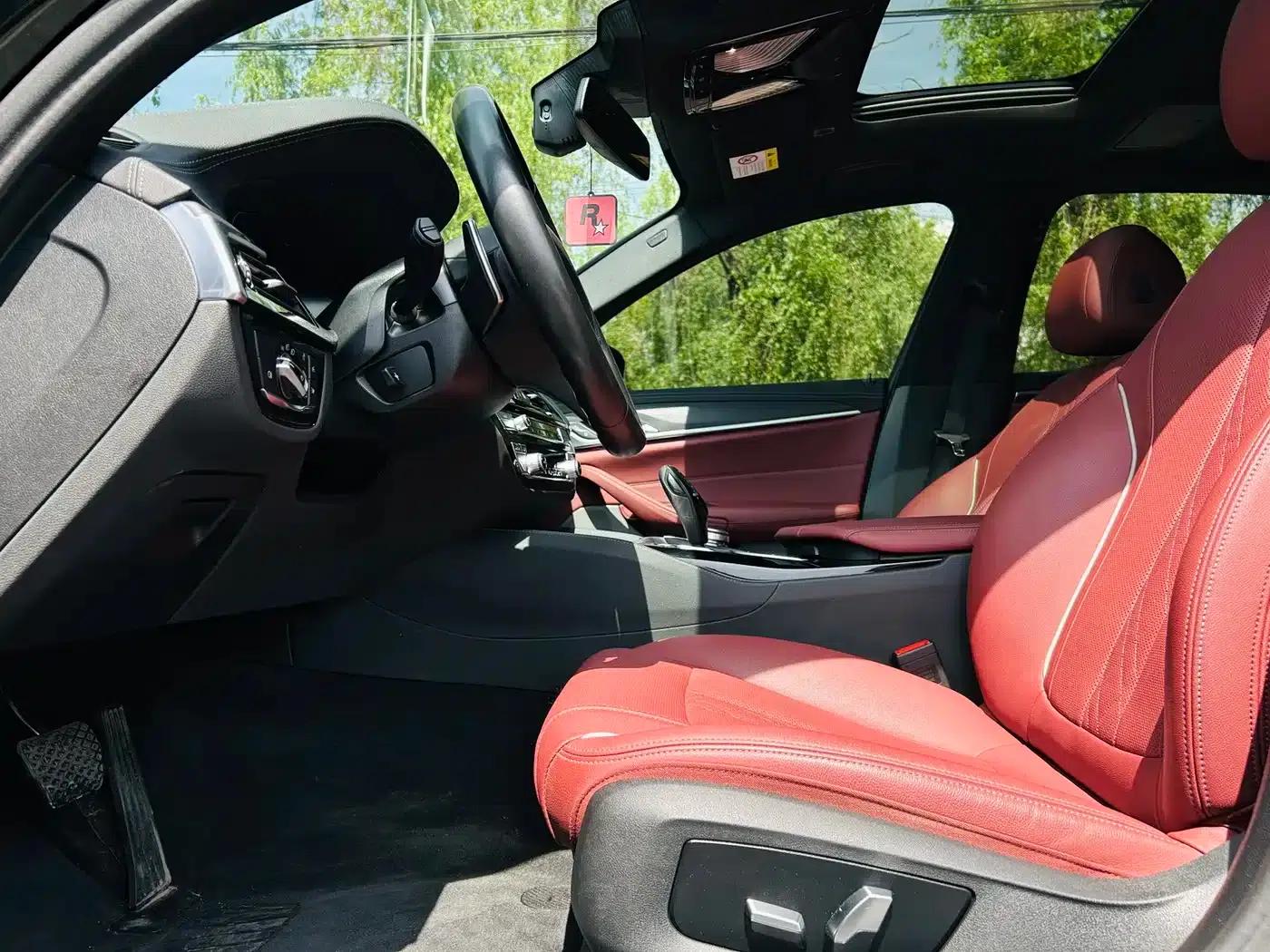 2022 BMW 5 Series Facelift 530Li Leading Edition M Sport Package — миниатюра 10