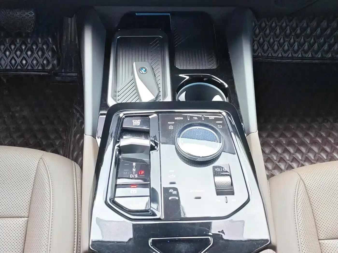 2024 BMW 5 Series 530Li Leading Luxury Package — миниатюра 17