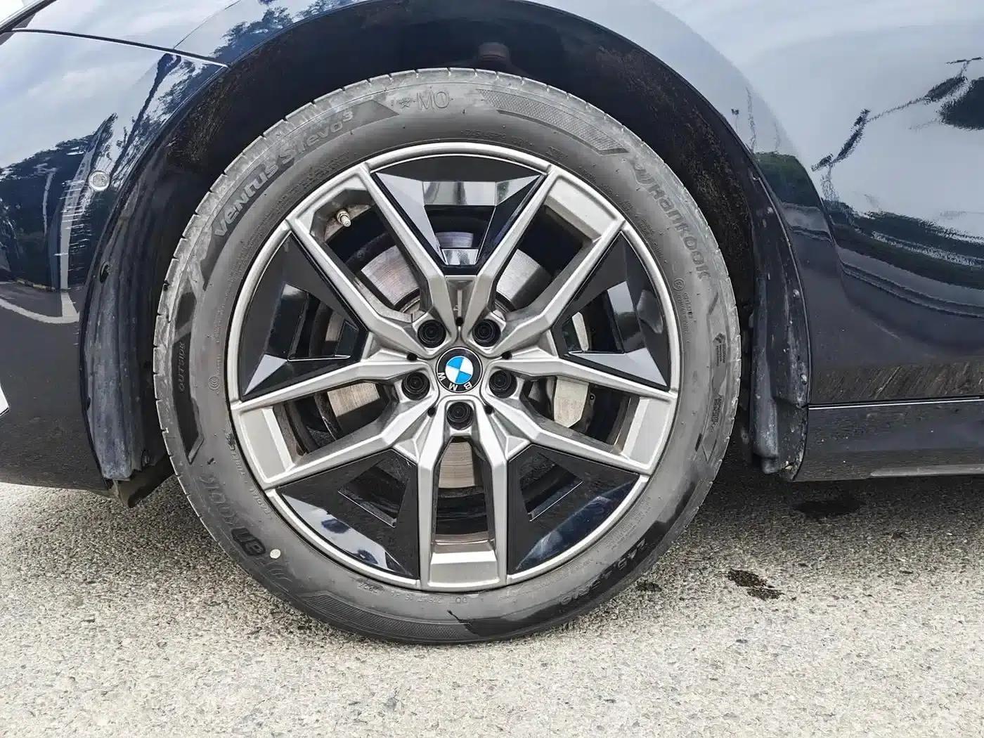 2024 BMW 5 Series 530Li Leading Luxury Package — миниатюра 9