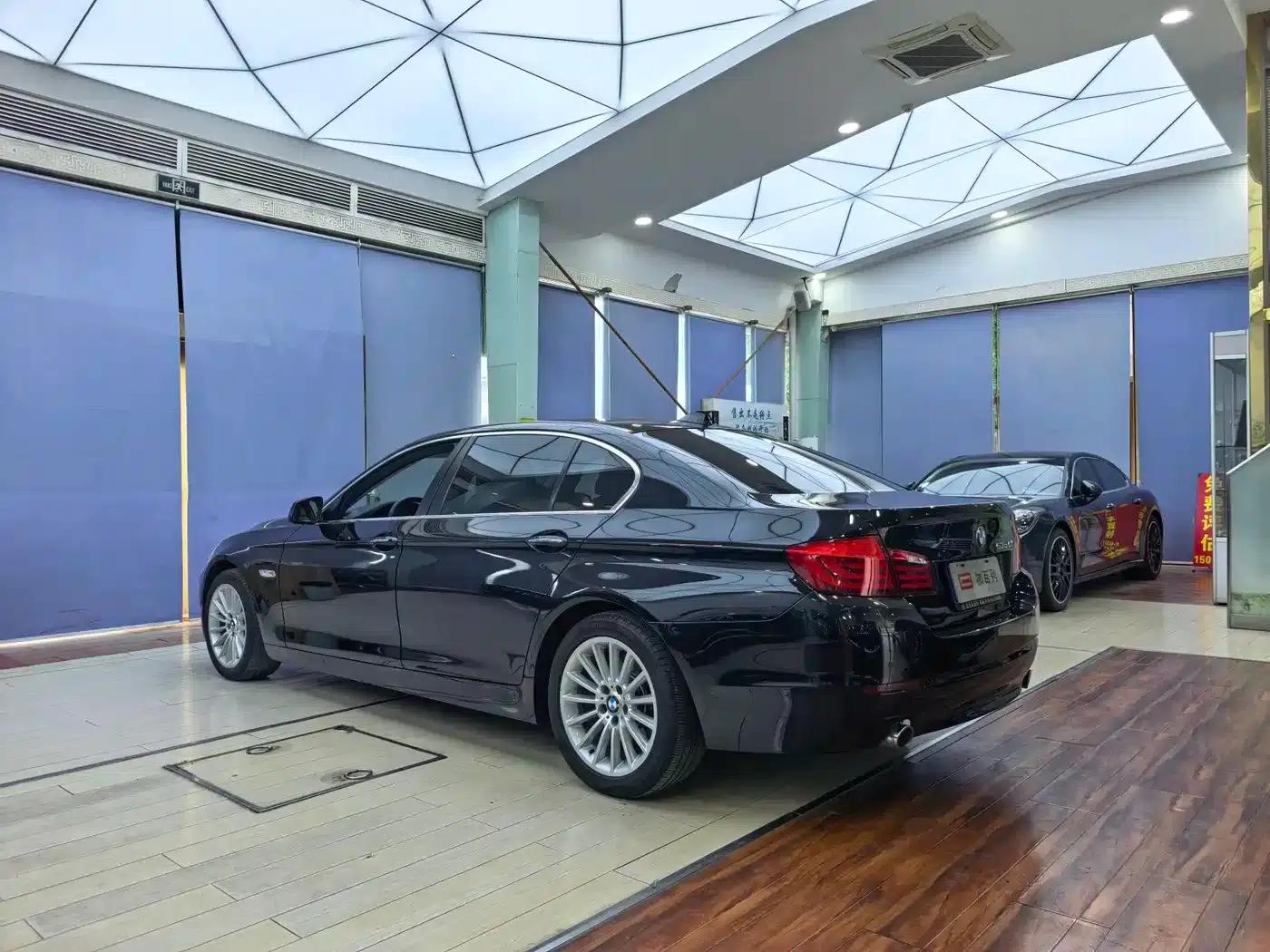 BMW 5 Series 2012 535Li Luxury — миниатюра 17