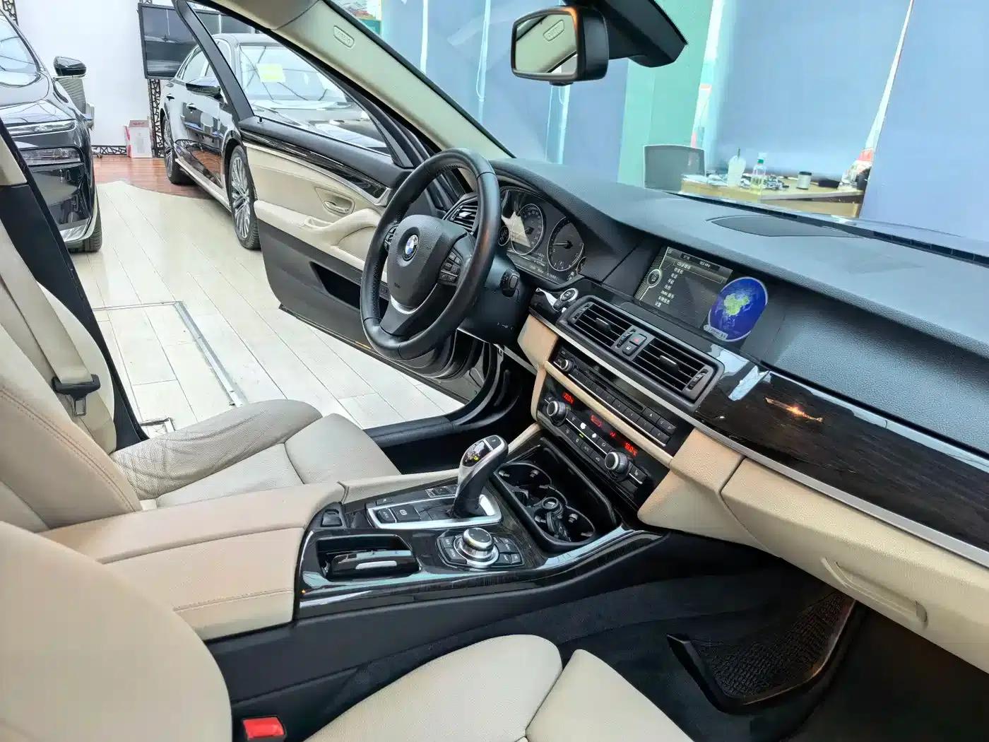 BMW 5 Series 2012 535Li Luxury — миниатюра 7