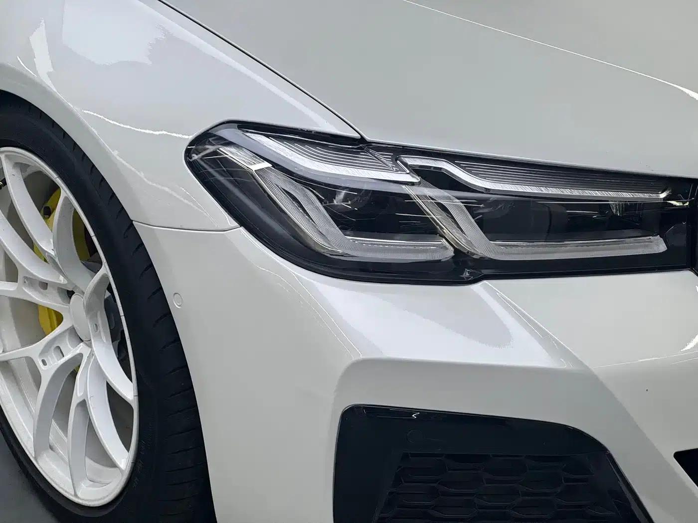 2018 BMW 5 Series 525Li M Sport Package — миниатюра 3