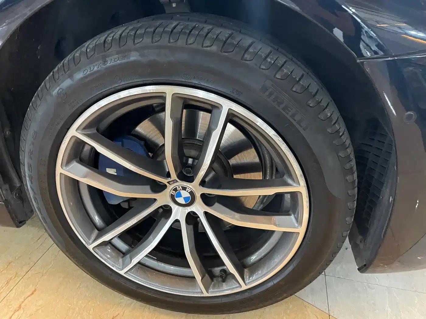 2021 BMW 5 Series 525Li Luxury Package — миниатюра 3