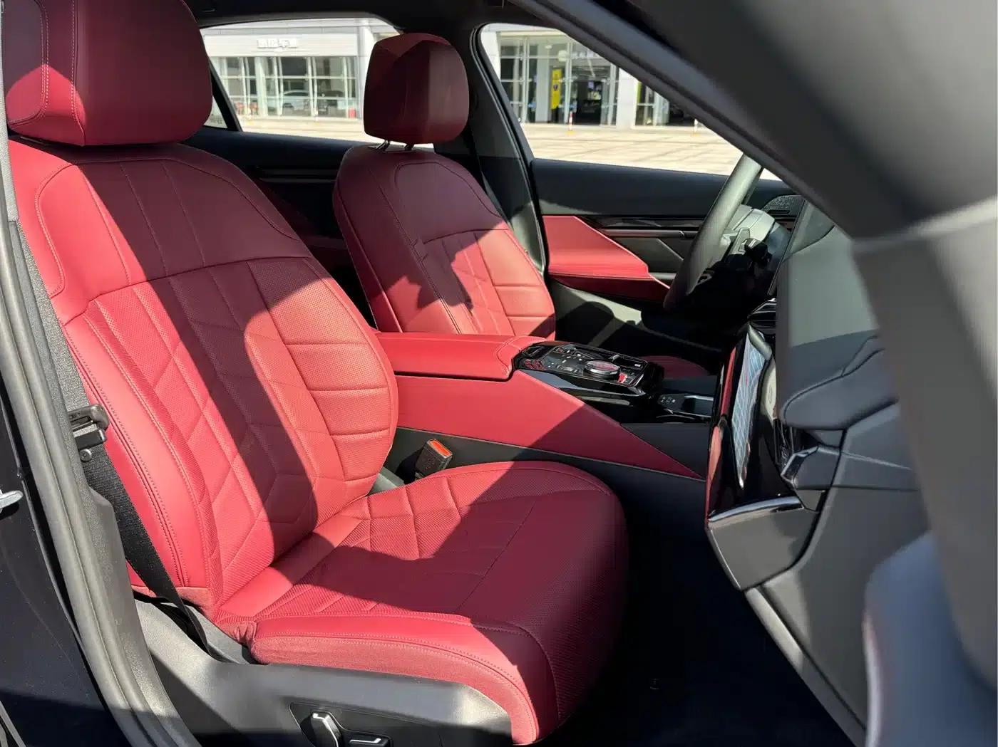 2025 BMW 5 Series 530Li Leading Edition M Sport Package — миниатюра 7
