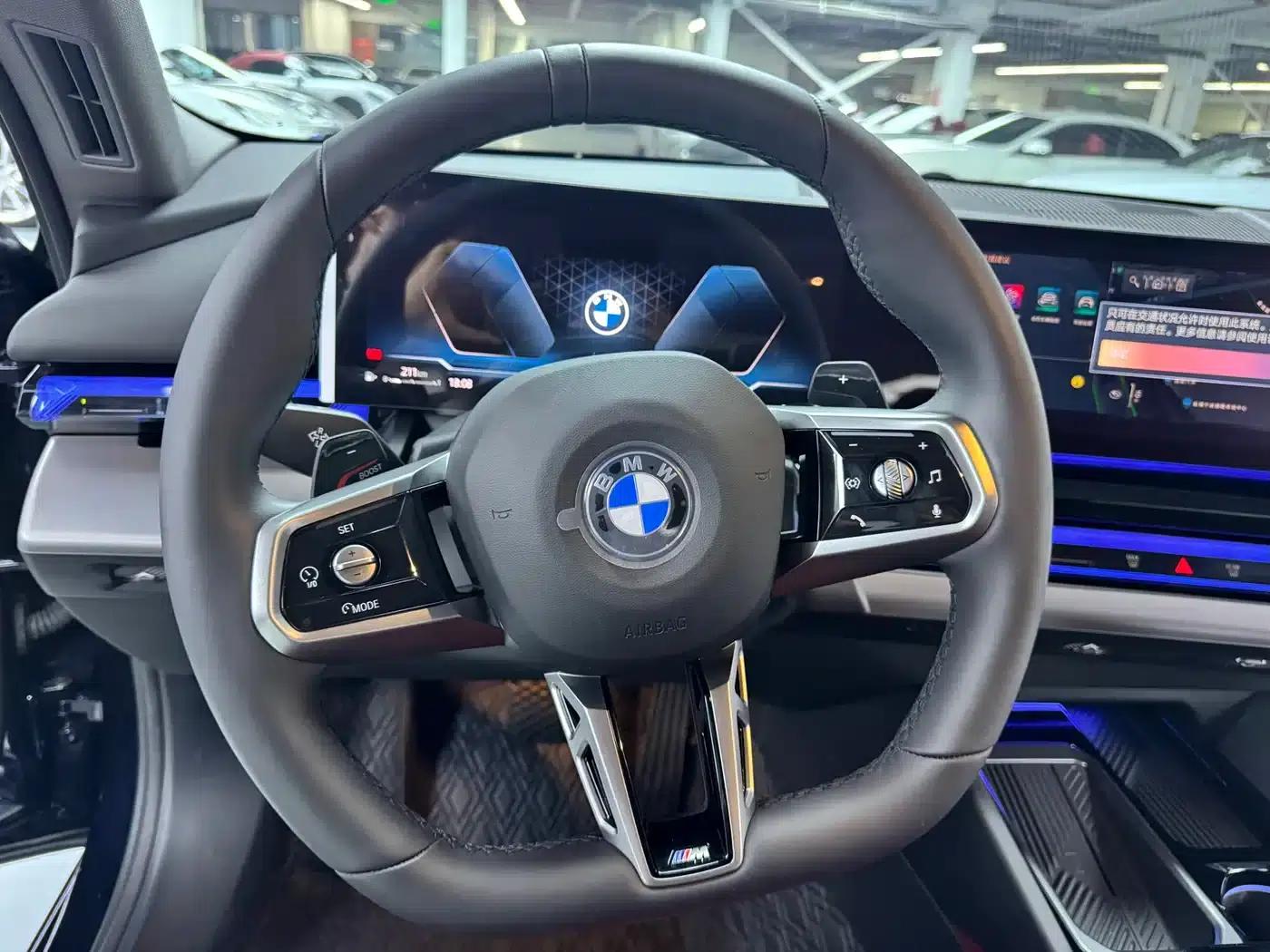 2025 BMW 5 Series 530Li Leading Edition M Sport Package — миниатюра 9