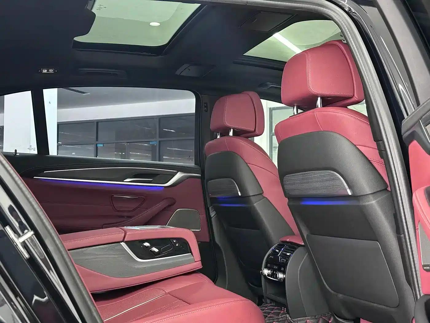 2022 BMW 5 Series 530Li Luxury M Sport Package — миниатюра 11