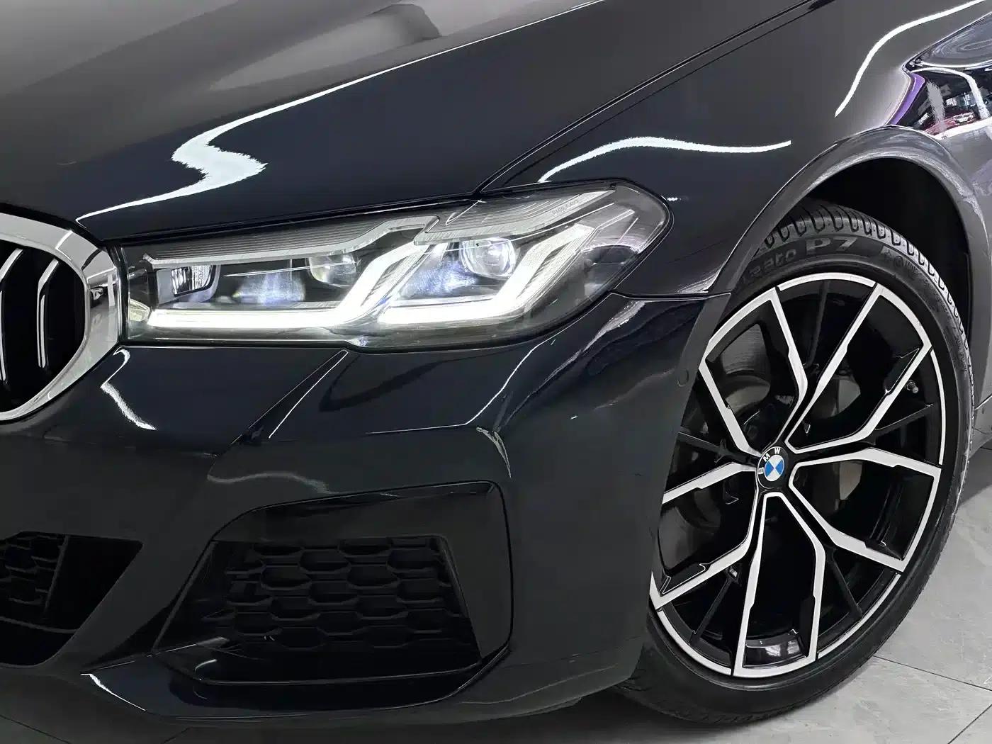 2022 BMW 5 Series 530Li Luxury M Sport Package — миниатюра 12