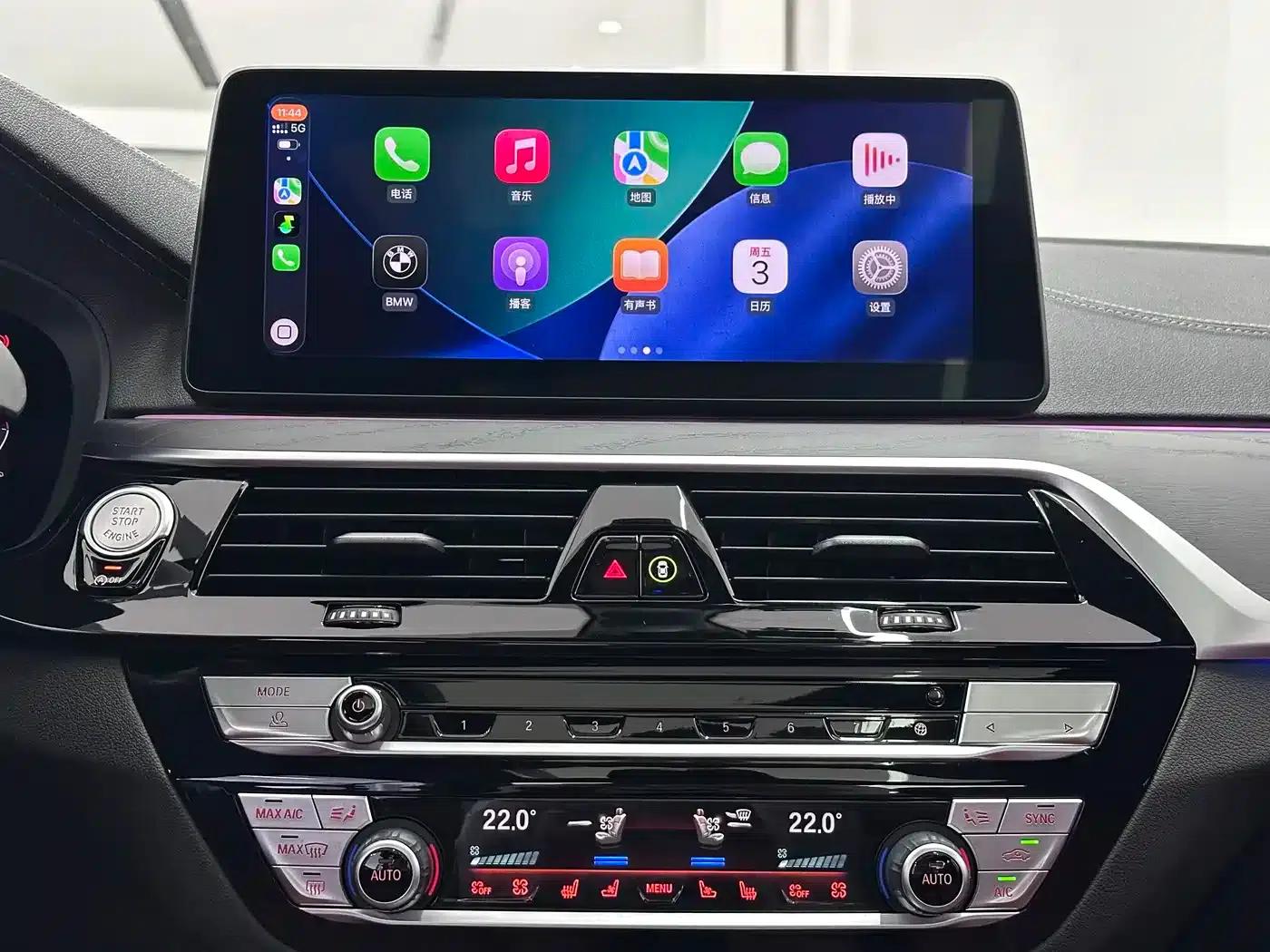 2022 BMW 5 Series 530Li Luxury M Sport Package — миниатюра 6