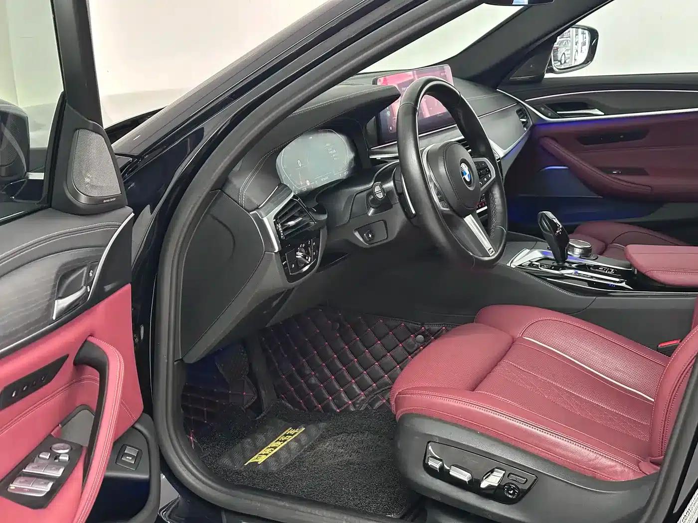 2022 BMW 5 Series 530Li Luxury M Sport Package — миниатюра 8