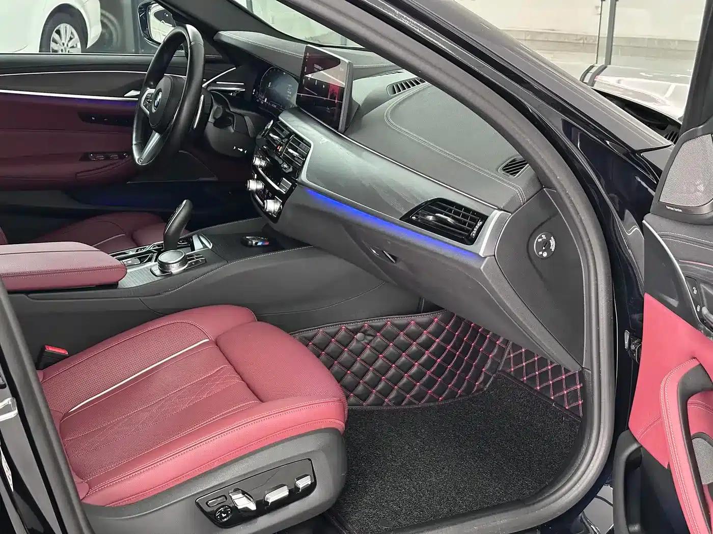 2022 BMW 5 Series 530Li Luxury M Sport Package — миниатюра 10
