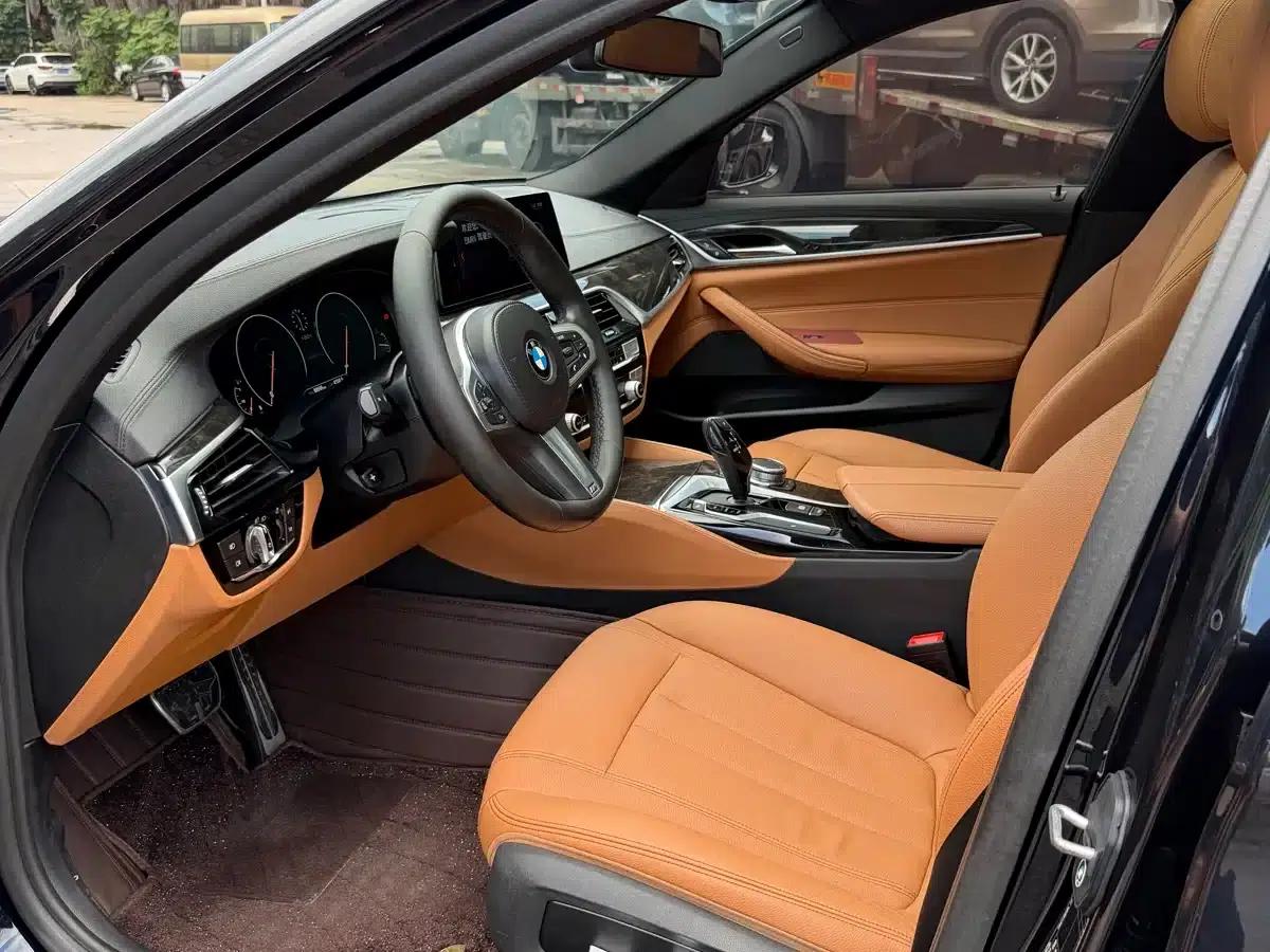 2019 BMW 5 Series 530Li Leading Edition M Sport Package — миниатюра 4
