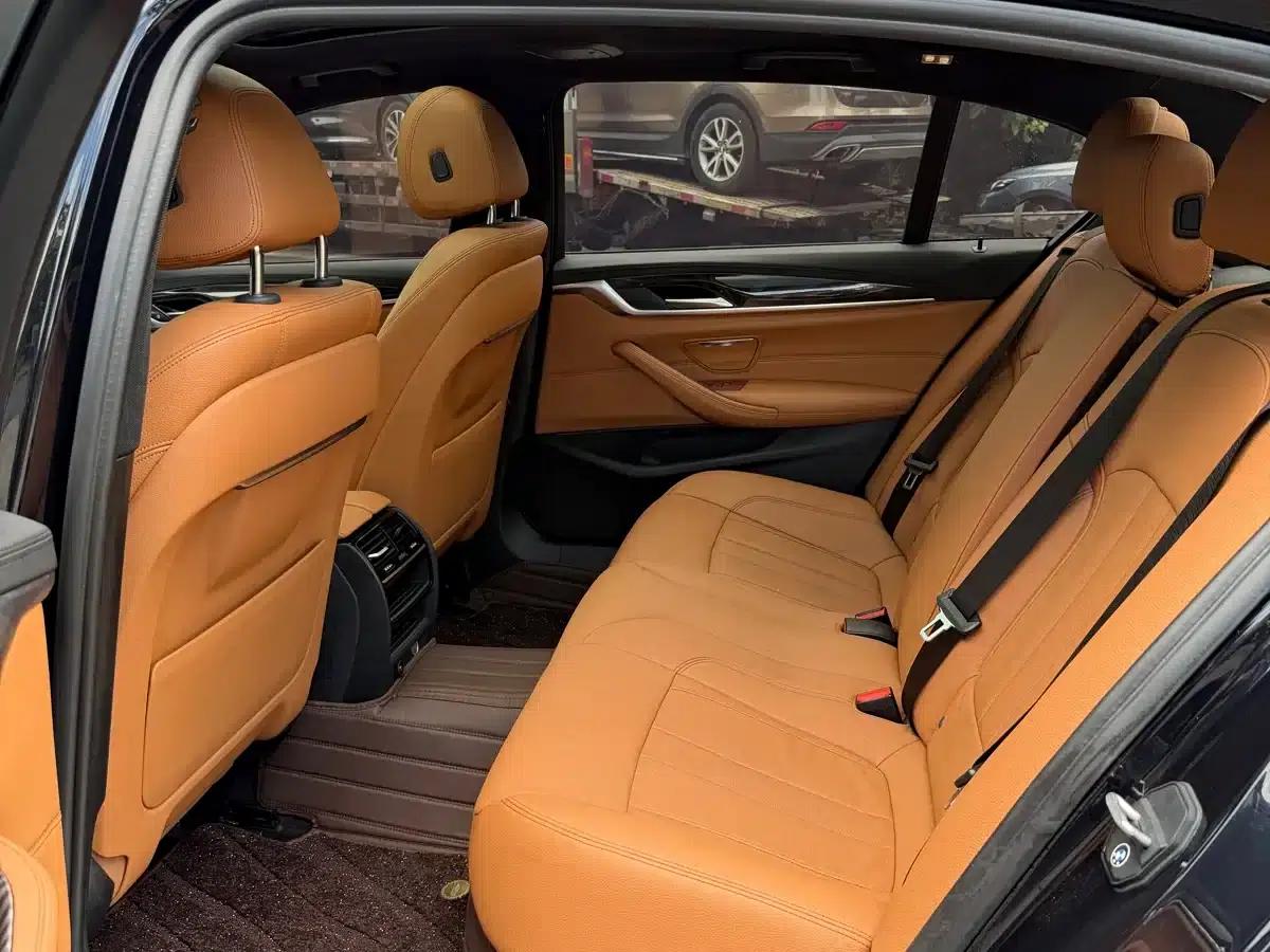 2019 BMW 5 Series 530Li Leading Edition M Sport Package — миниатюра 5