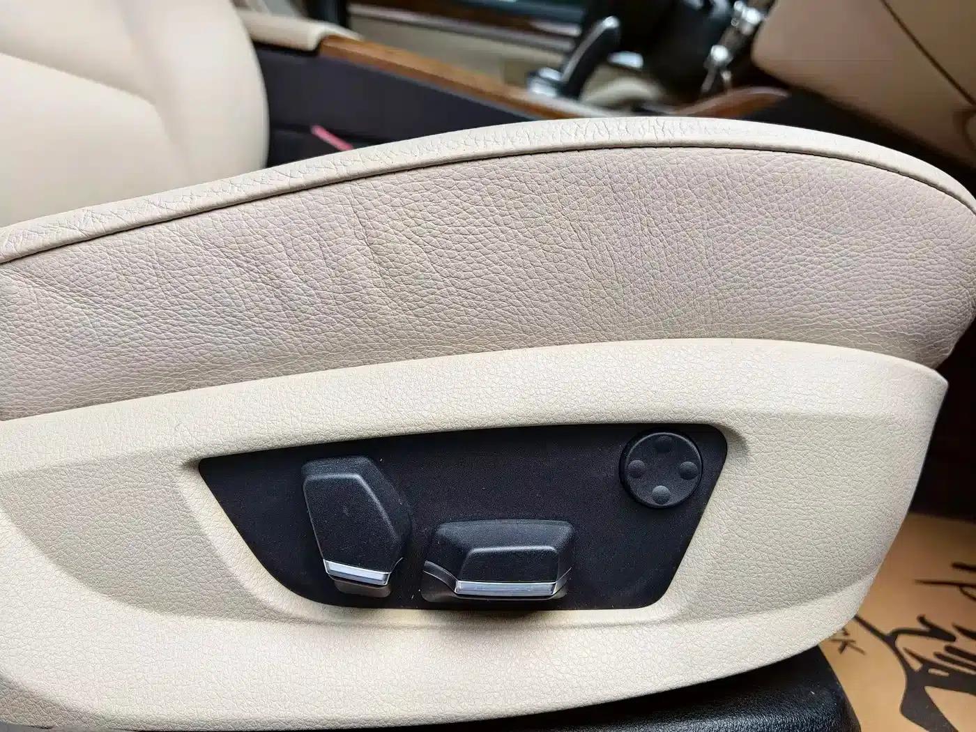 2011 BMW 5 Series 528Li Luxury — миниатюра 15