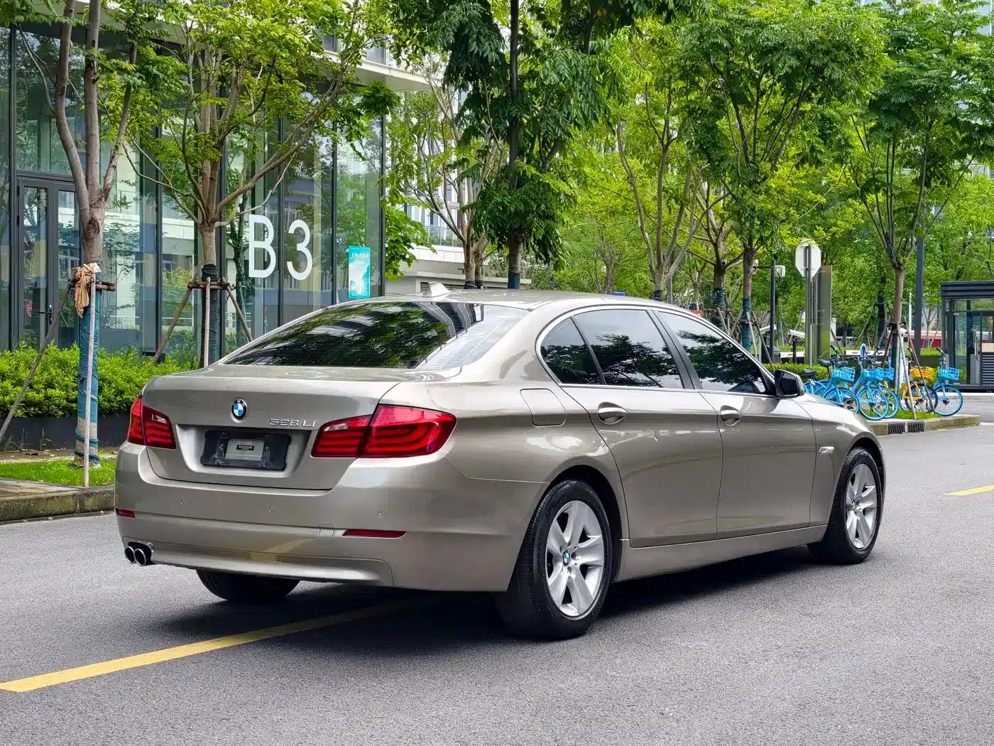 2011 BMW 5 Series 528Li Luxury — миниатюра 4
