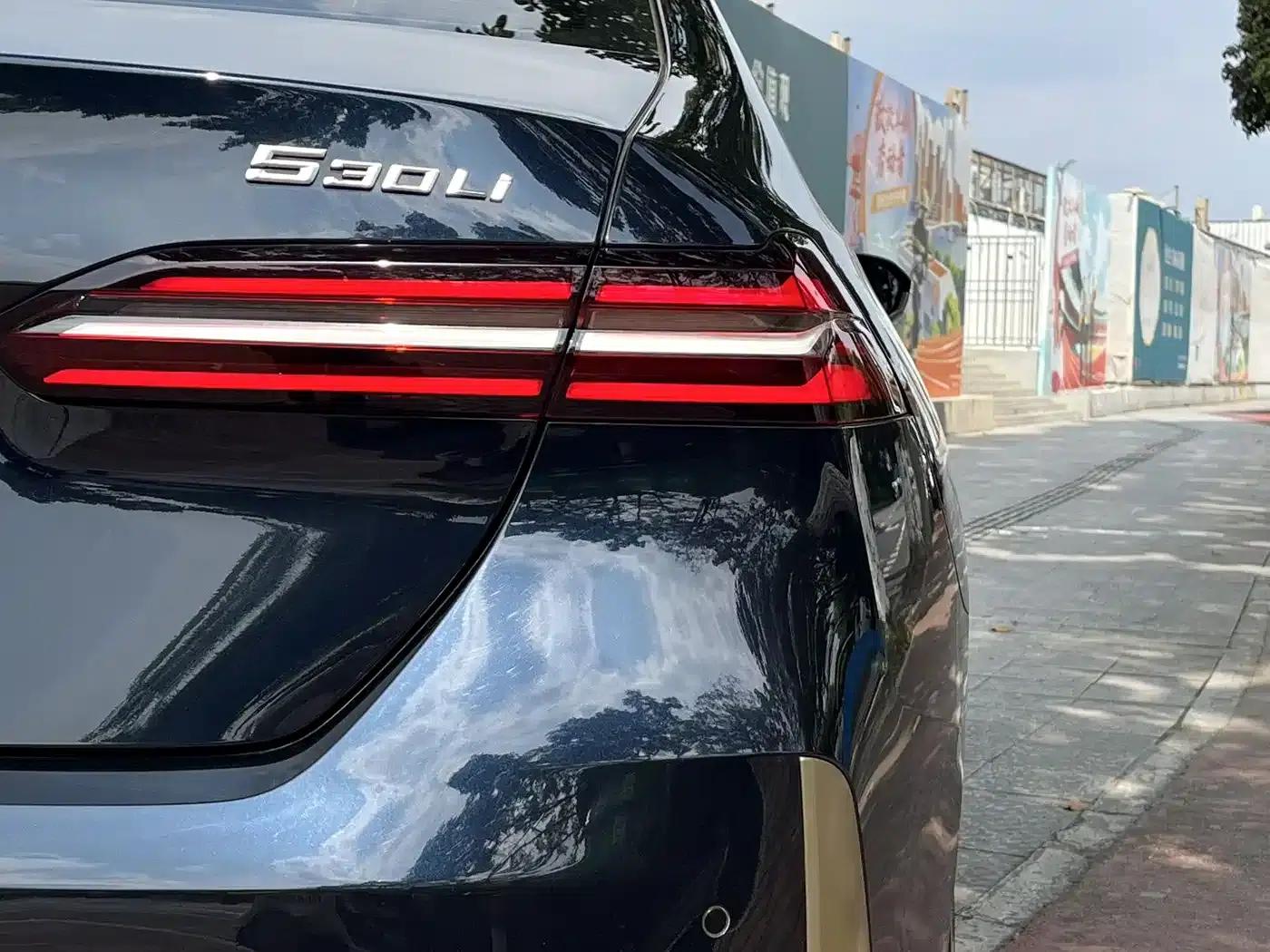 2024 BMW 5 Series 525Li M Sport Package — миниатюра 8