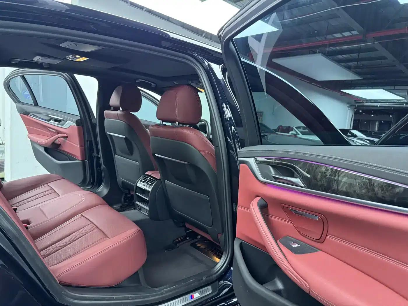 2022 BMW 5 Series 525Li M Sport Package — миниатюра 14