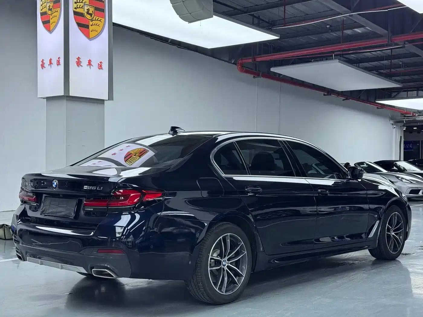 2022 BMW 5 Series 525Li M Sport Package — миниатюра 18