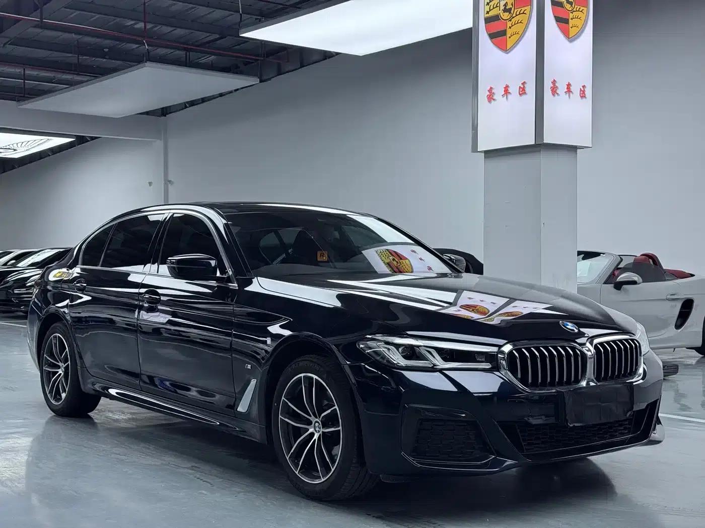 2022 BMW 5 Series 525Li M Sport Package — миниатюра 3