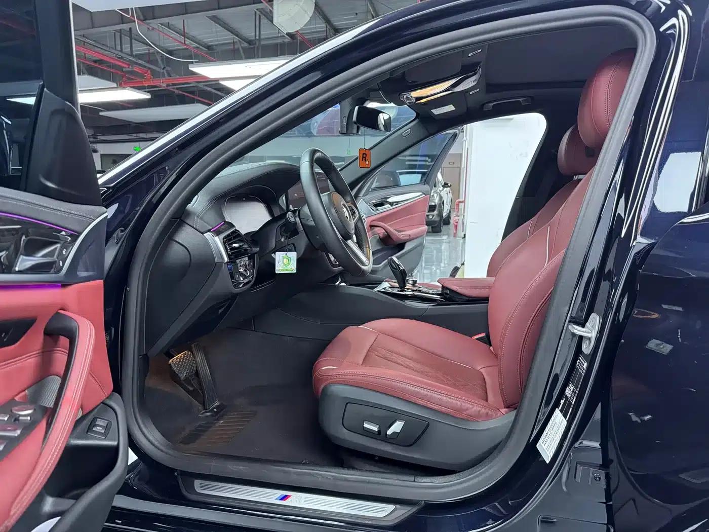 2022 BMW 5 Series 525Li M Sport Package — миниатюра 4