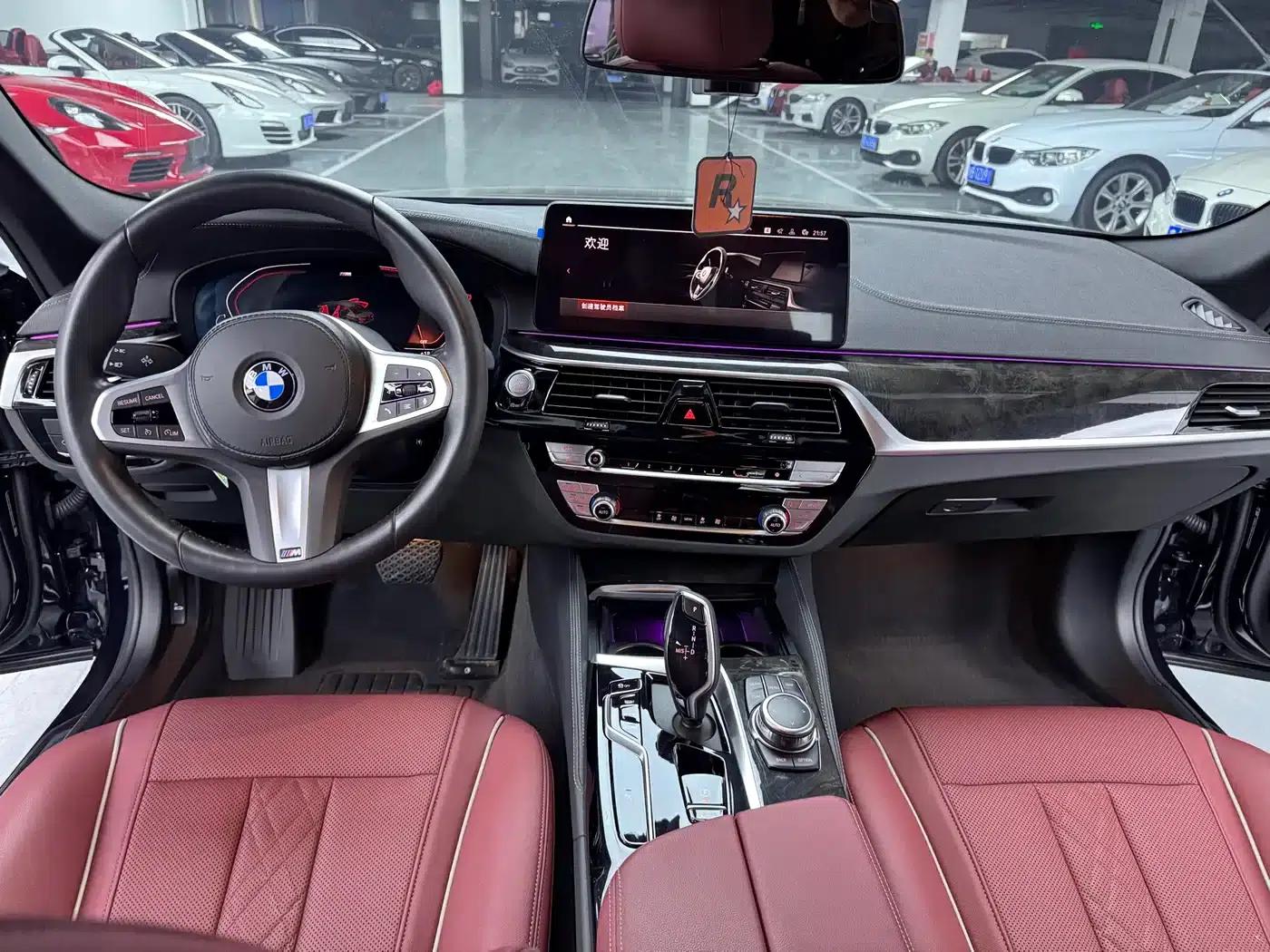 2022 BMW 5 Series 525Li M Sport Package — миниатюра 7