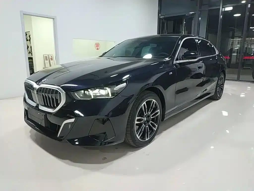 2025 BMW 5 Series 530Li xDrive M Sport Package — миниатюра 1