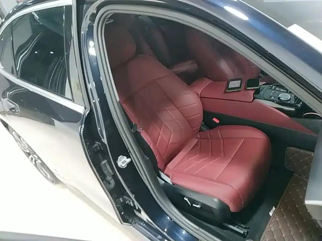 2025 BMW 5 Series 530Li xDrive M Sport Package — миниатюра 25