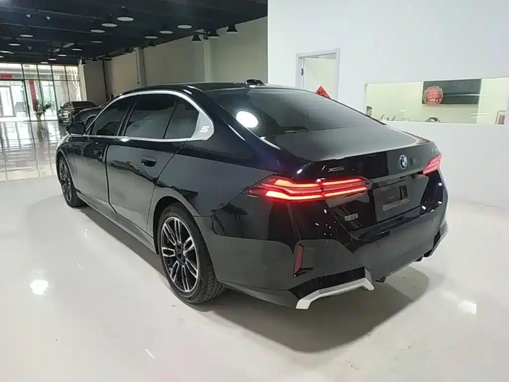 2025 BMW 5 Series 530Li xDrive M Sport Package — миниатюра 5