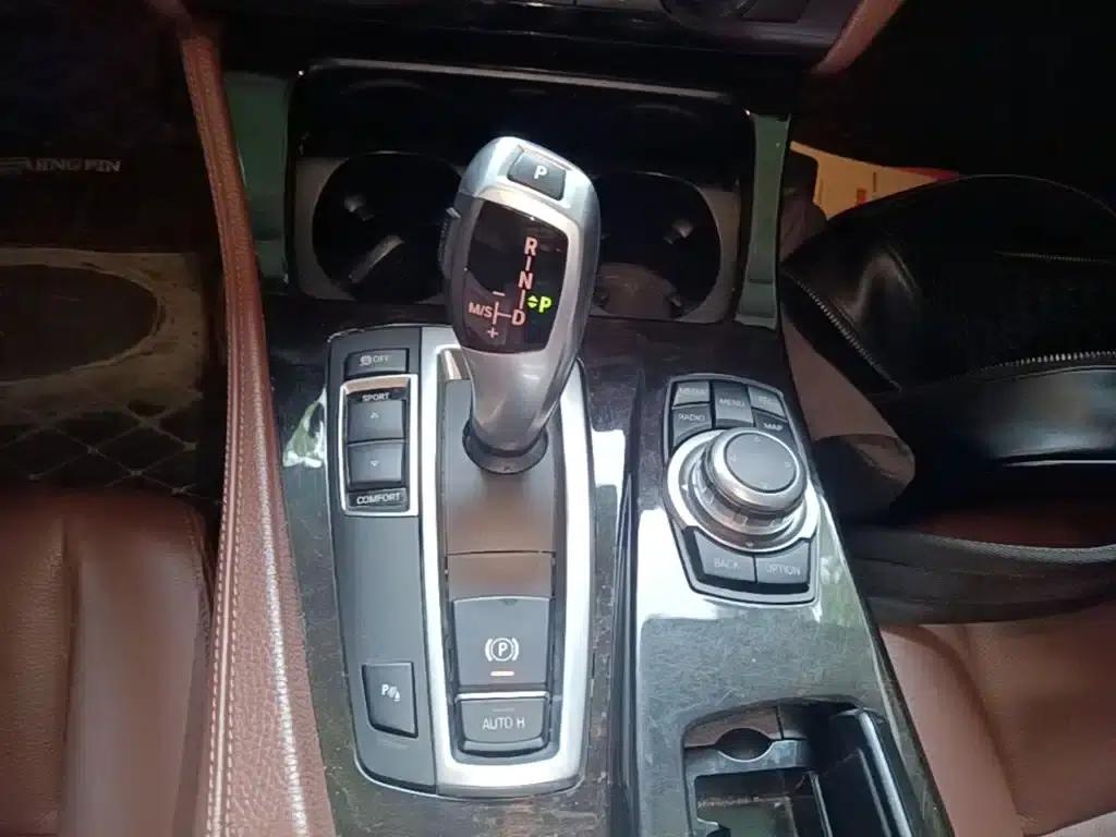 2014 BMW 5 Series 525Li Leading Edition — миниатюра 14
