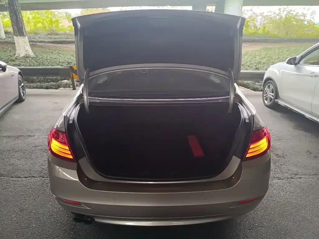 2014 BMW 5 Series 525Li Leading Edition — миниатюра 19