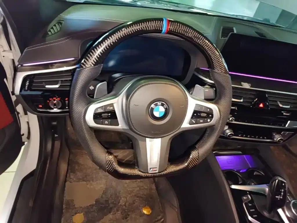 2020 BMW 5 Series 530Li Leading Edition M Sport Package — миниатюра 11