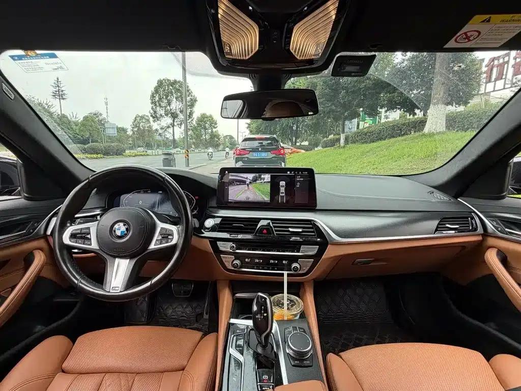 2022 BMW 5 Series Imported Model 525i M Sport Package — миниатюра 11