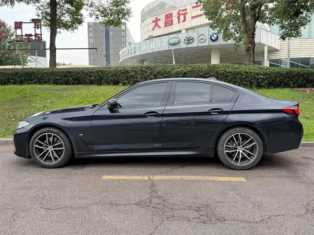 2022 BMW 5 Series Imported Model 525i M Sport Package — миниатюра 3