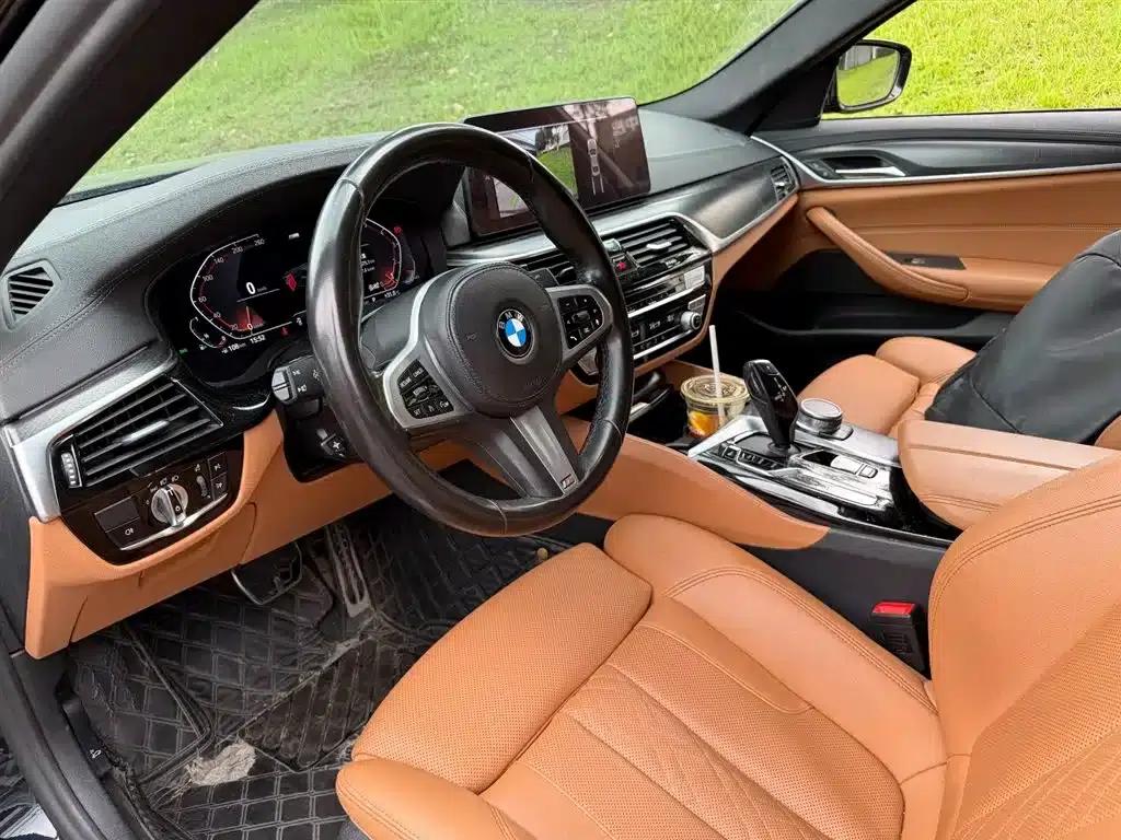 2022 BMW 5 Series Imported Model 525i M Sport Package — миниатюра 7