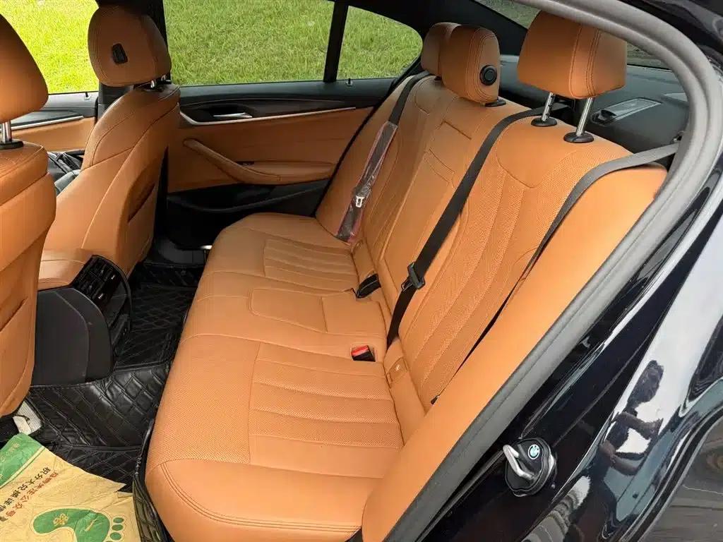 2022 BMW 5 Series Imported Model 525i M Sport Package — миниатюра 10