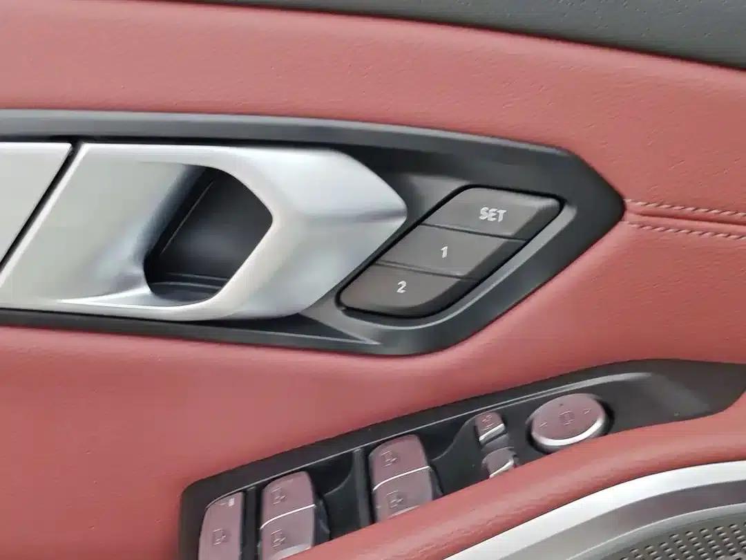 2023 BMW 3 Series 320Li M Sport Package — миниатюра 15