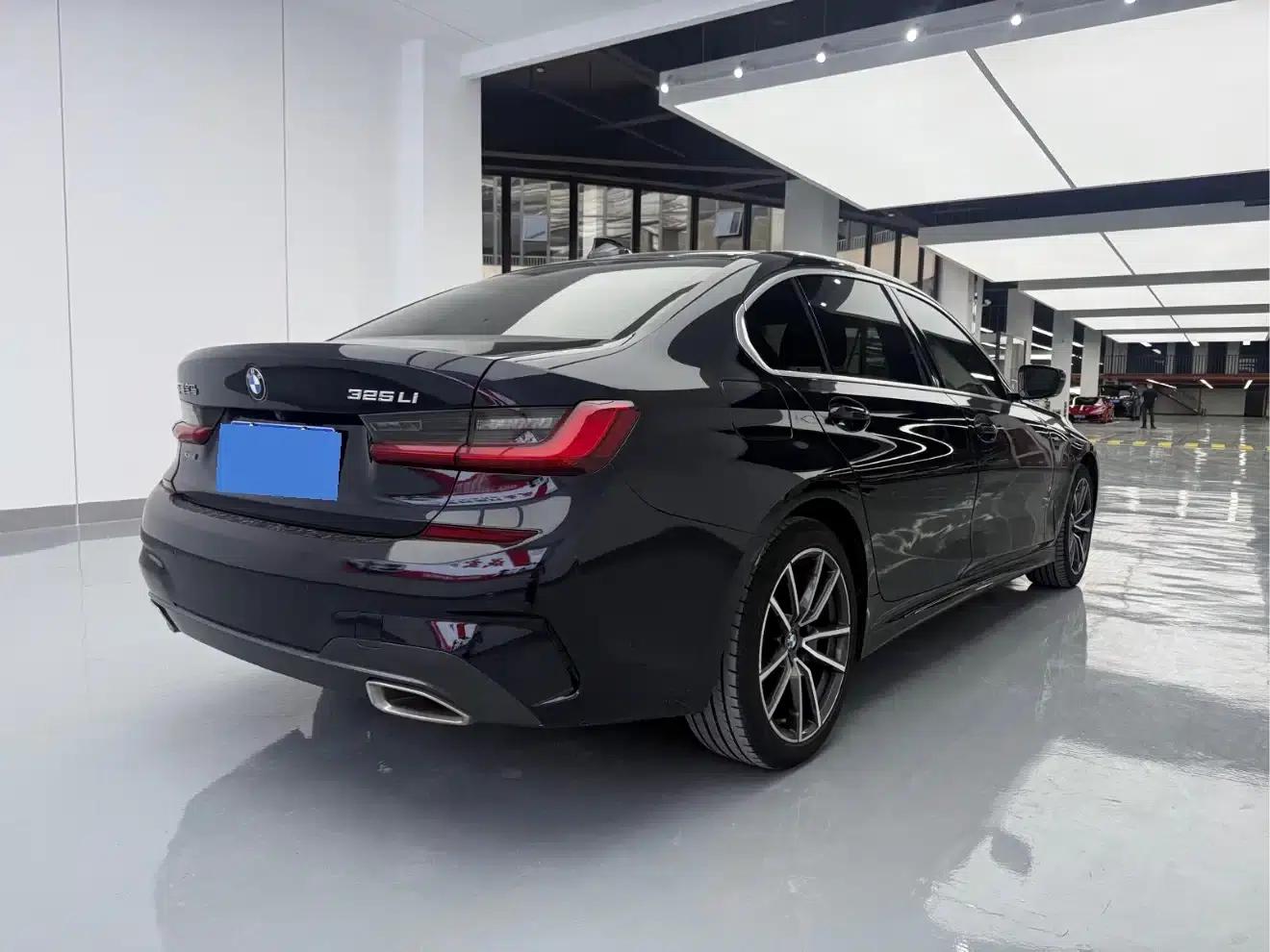 2021 BMW 3 Series 325Li M Sport Package — миниатюра 18