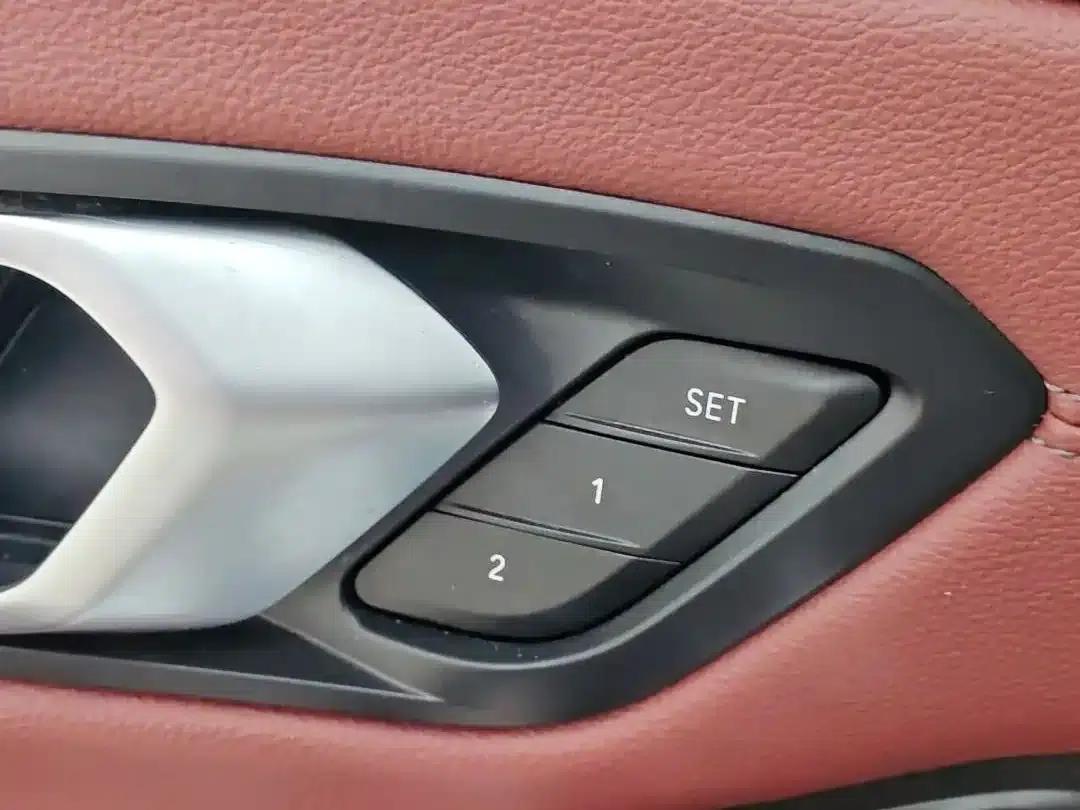 2023 BMW 3 Series 320Li M Sport Package — миниатюра 15