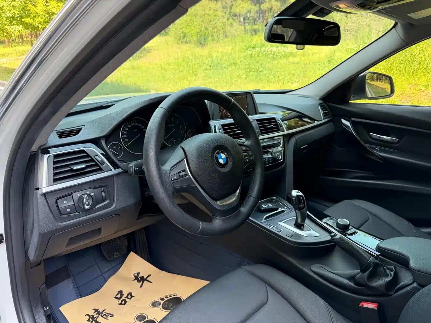 2017 BMW 3 Series 320Li Fashion Edition — миниатюра 9