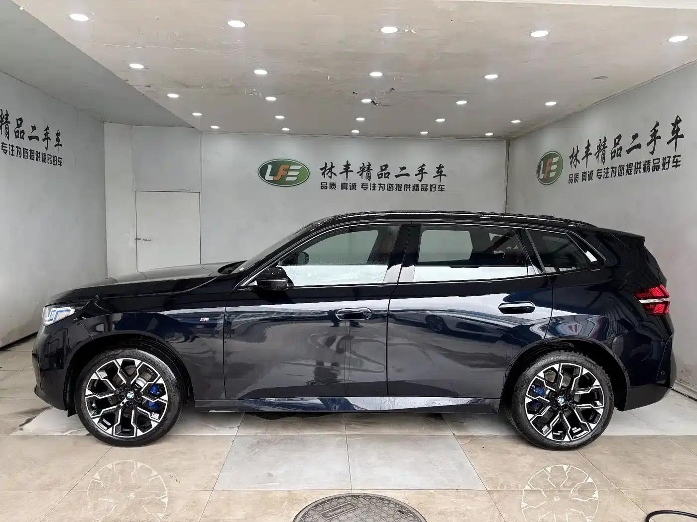 BMW X3 2025 xDrive30L Luxury M Sport Shadow Edition — миниатюра 4