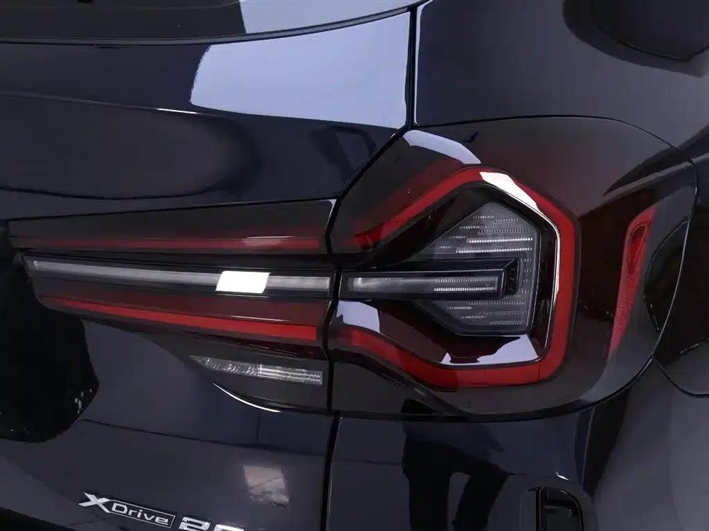 2022 BMW X3 xDrive25i M Sport Package — миниатюра 9