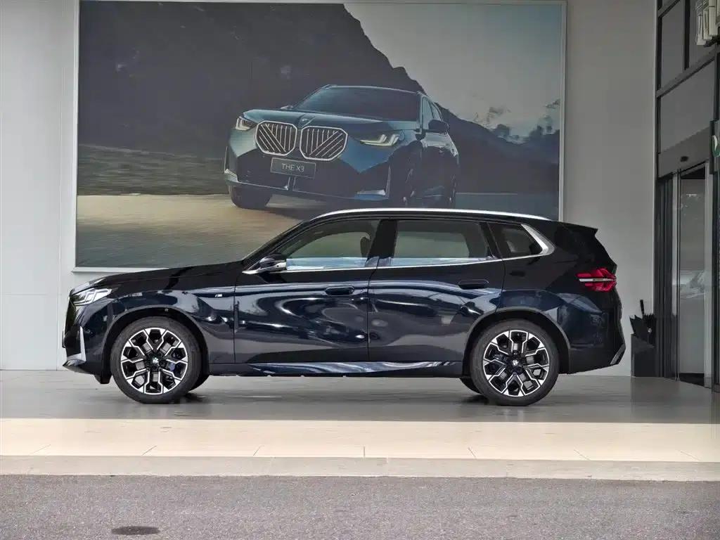 BMW X3 2025 xDrive30L Luxury M Sport Package — миниатюра 4