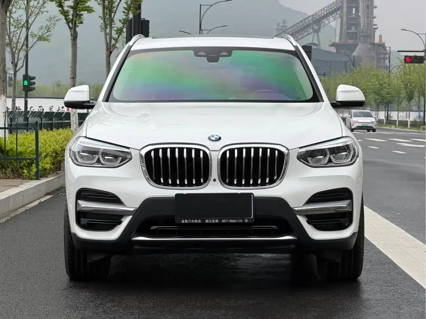BMW X3 2019 xDrive28i Luxury Package — миниатюра 2