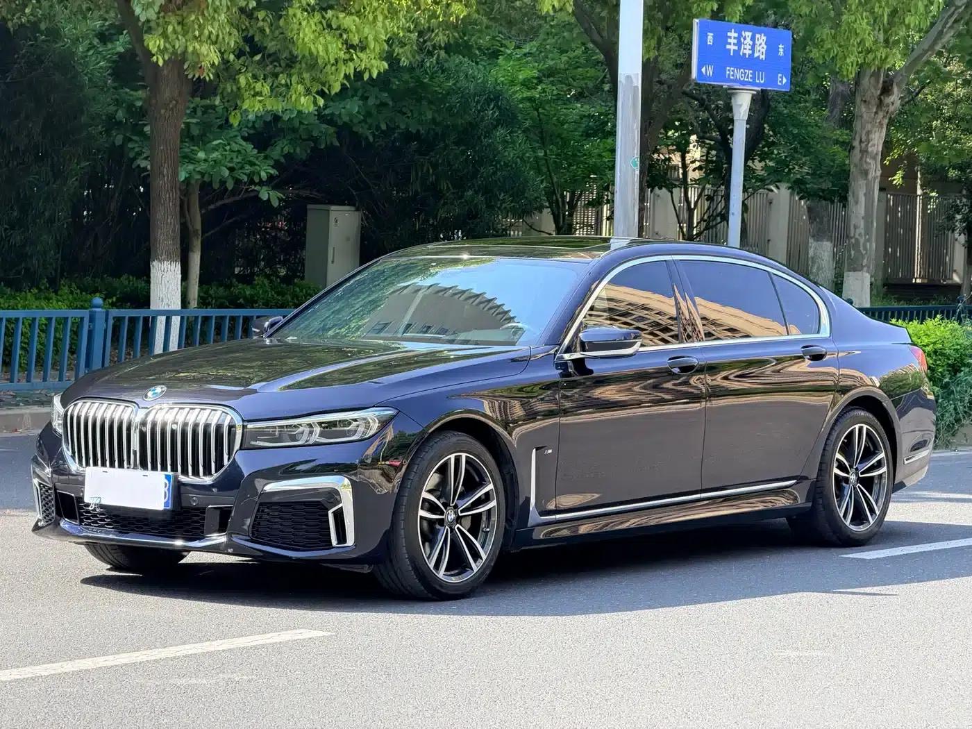 2021 BMW 7 Series 730Li M Sport Package — миниатюра 1
