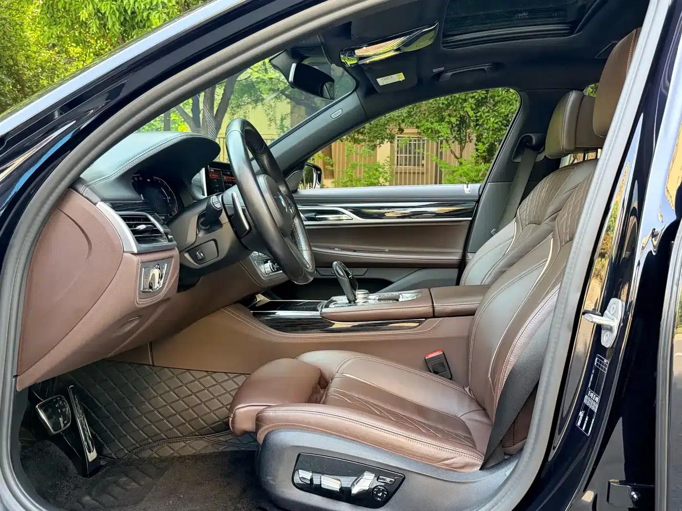 2021 BMW 7 Series 730Li M Sport Package — миниатюра 8