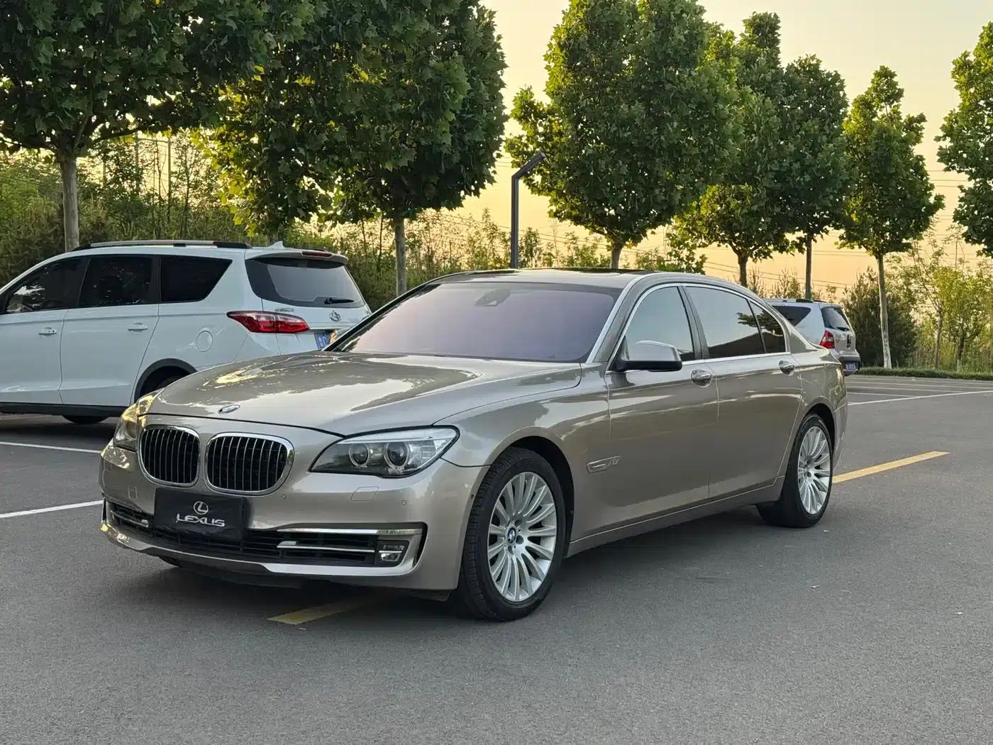 2011 BMW 7 Series 760Li Steinway Limited Edition — миниатюра 1