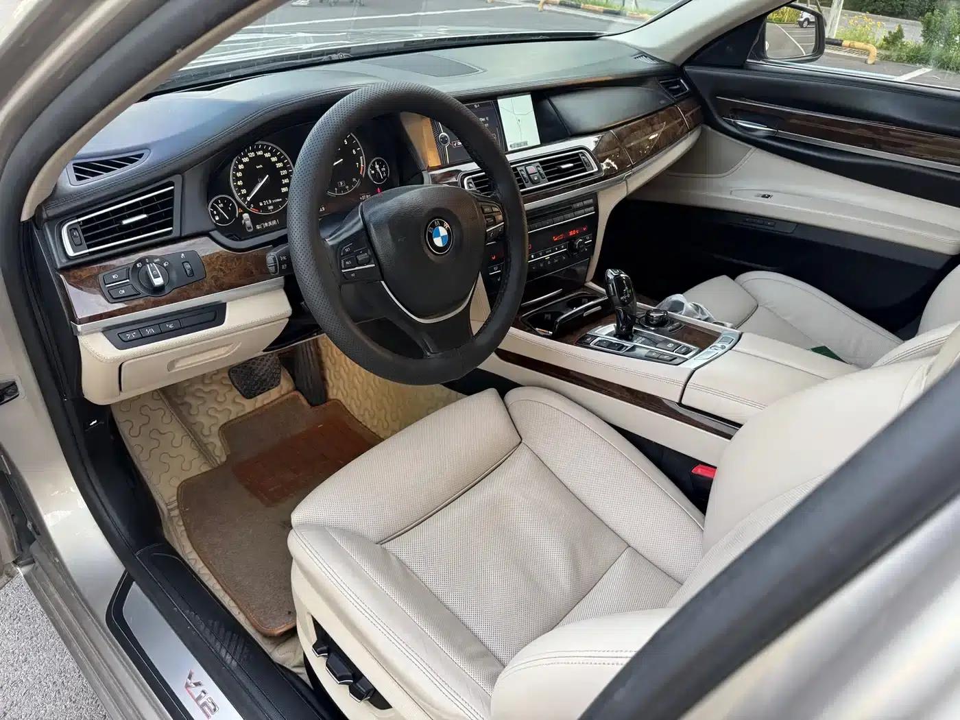 2011 BMW 7 Series 760Li Steinway Limited Edition — миниатюра 4