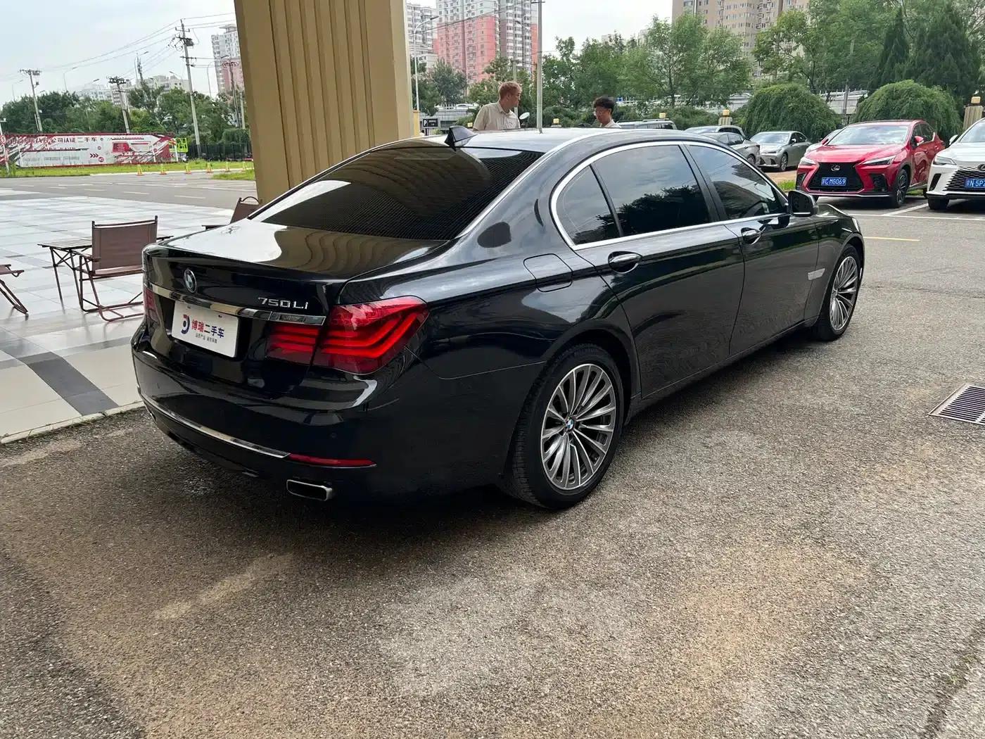 2013 BMW 7 Series 750Li xDrive — миниатюра 7