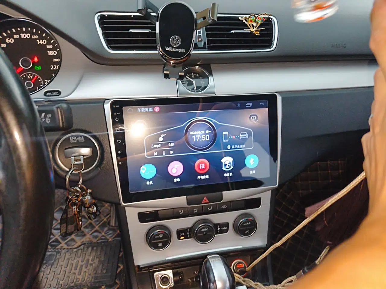 Volkswagen Magotan 2015 1.8TSI Advanced Model — миниатюра 13