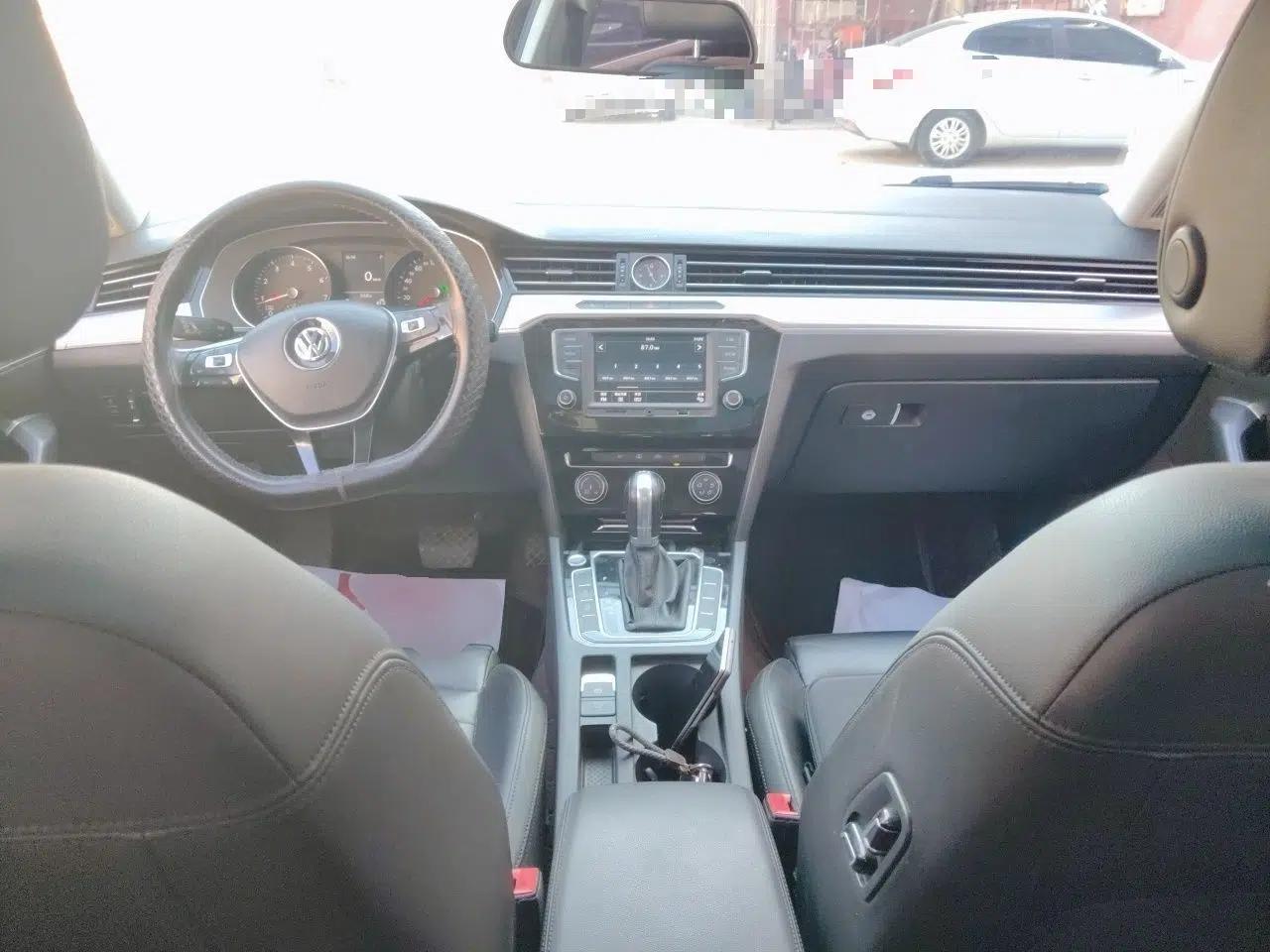 Volkswagen Magotan 2017 330TSI DSG Leading Model — миниатюра 9