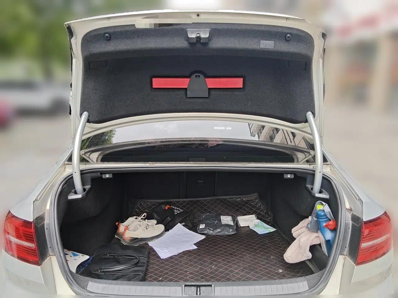 Volkswagen Magotan 2019 330TSI DSG Leading Model China VI Standard — миниатюра 19
